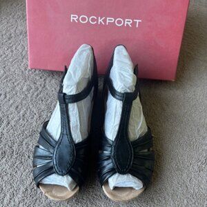 Rockport Hollywood Pleated T Strap Black Sandals Size 8 - Brand New!